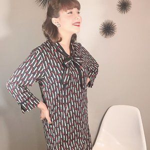SHIFT A-GO-GO - Lipstick Print